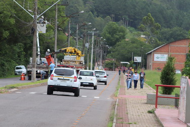 iluminacao-de-led-comeca-a-ser-instalada-na-avenida-heitor-pedro-selbach