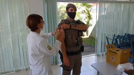 bom-principio-realiza-vacinacao-de-policiais