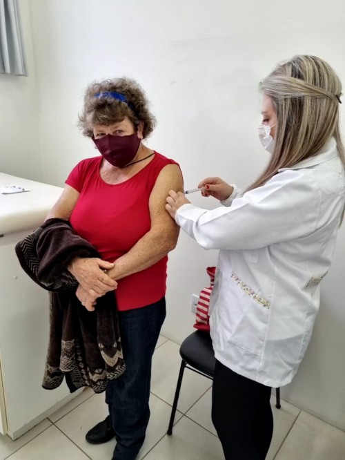 inicia-hoje-a-vacinacao-de-idosos-e-professores-contra-a-gripe