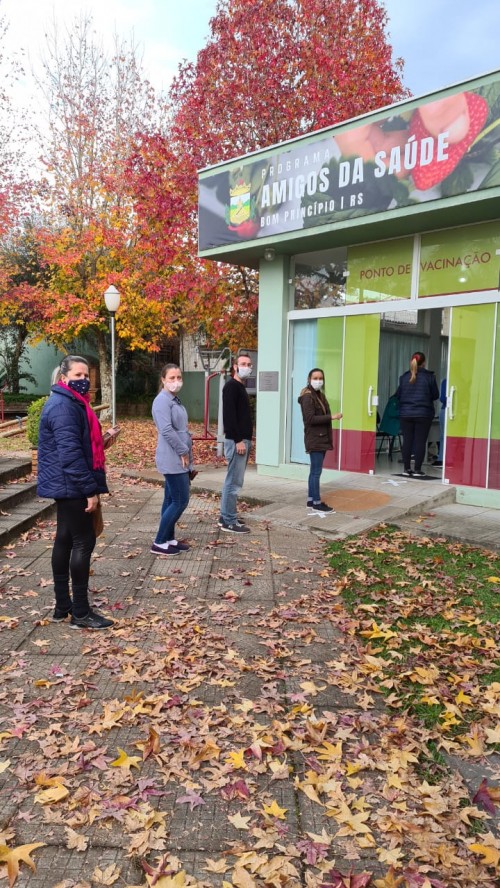 pessoas-com-59-anos-comecam-a-ser-vacinadas-na-terca-feira