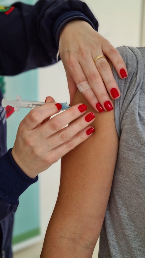 autorizada-a-vacinacao-de-adolescentes-com-comorbidades