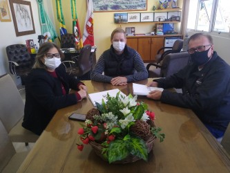 presidente-da-sociedade-santa-cecilia-protocola-inicio-das-obras-de-restauro