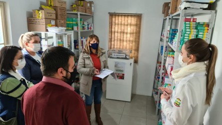 comitiva-de-estancia-velha-conhece-funcionamento-da-farmacia-municipal-e-solidaria