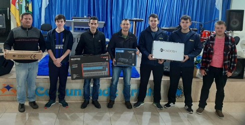 comunidade-crista-recebe-equipamentos-atraves-de-emenda-impositiva