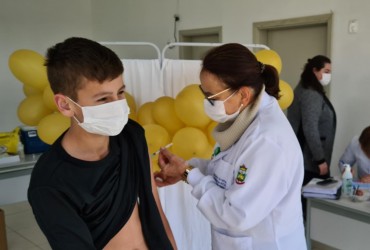 e-a-vacinacao-chega-aos-19-anos-nesta-sexta-feira