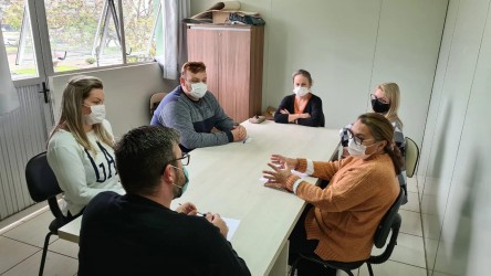 reunioes-capacitam-recepcionistas-das-ubss