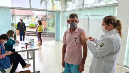 inicia-agendamento-e-vacinacao-dos-idosos-e-imunossuprimidos