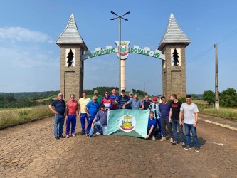 prefeito-acompanha-comitiva-a-pinheirinho-do-vale