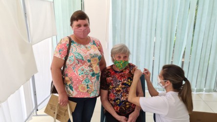 terceira-dose-chega-aos-idosos-de-60-anos