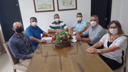 prefeitura-e-senai-renovam-termo-de-cooperacao