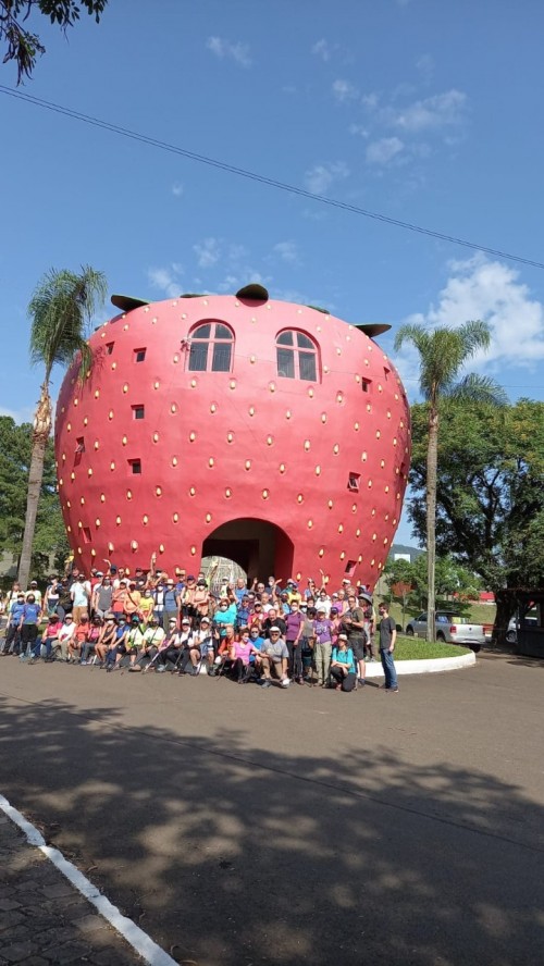 domingo-de-caminhada-na-terra-do-moranguinho