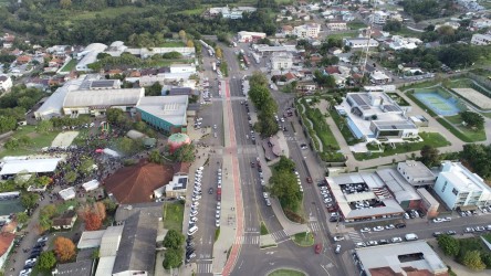 aniversario-tem-ares-de-festa-do-moranguinho