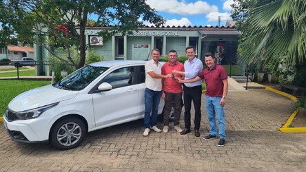 saude-recebeu-mais-um-veiculo-novo