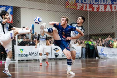 com-virada-emocionante-e-torcida-em-peso-filtradores-vence-classico-em-casa