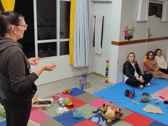 noite-de-oficinas-praticas-reforca-importancia-da-formacao-ludica-para-professores-da-educacao-infantil
