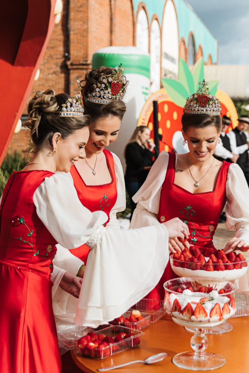 cerimonia-de-abertura-da-safra-de-morangos-celebra-a-forca-e-a-tradicao-dos-agricultores-do-municipio