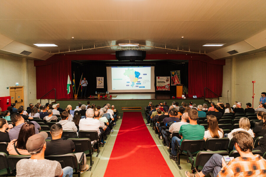 seminario-sobre-o-morango-destaca-novas-cultivares-e-praticas-de-producao