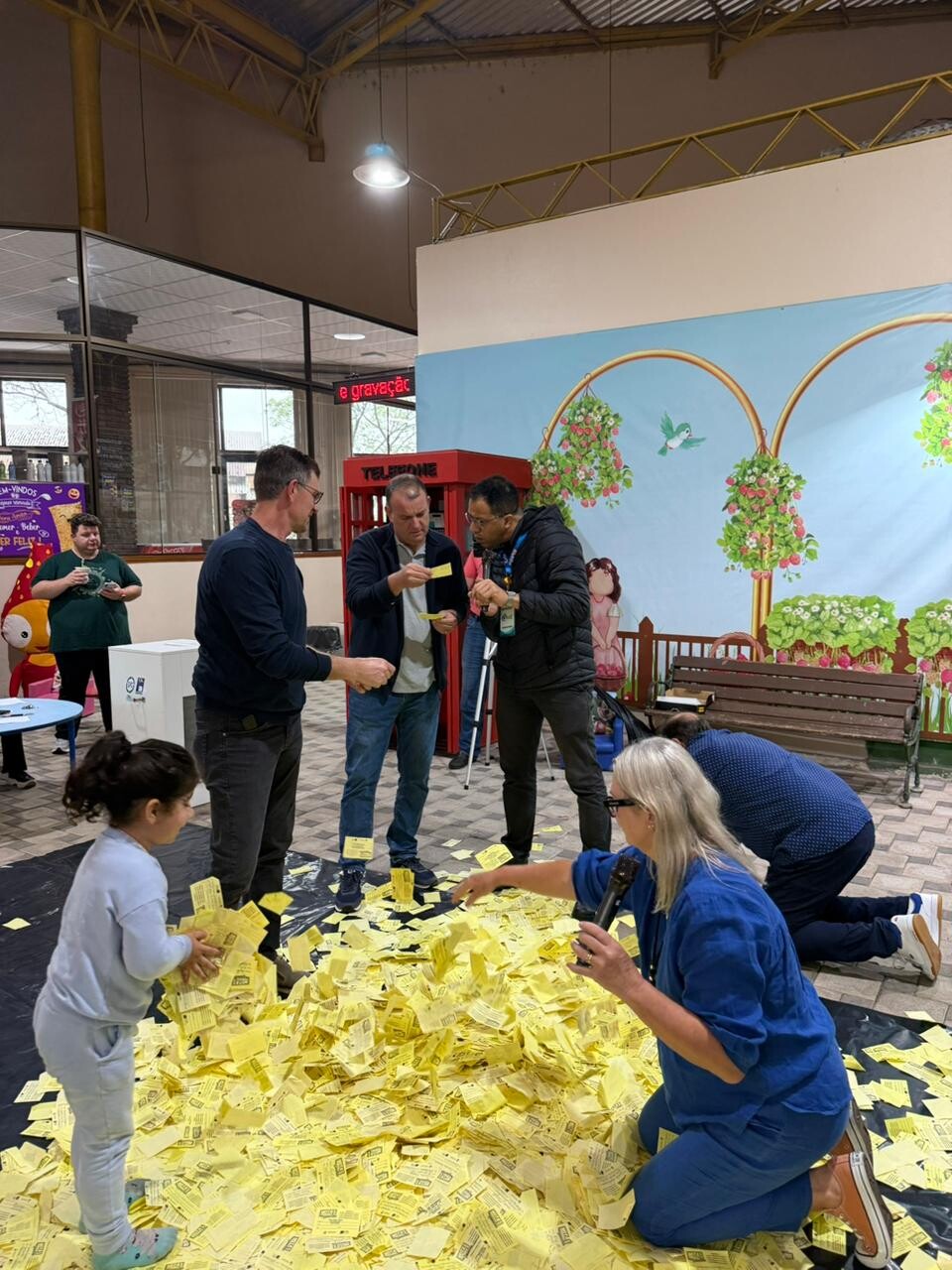 nota-premiada-2025-primeiro-sorteio-da-campanha-de-vendas-distribuiu-mais-de-12-mil-em-premios