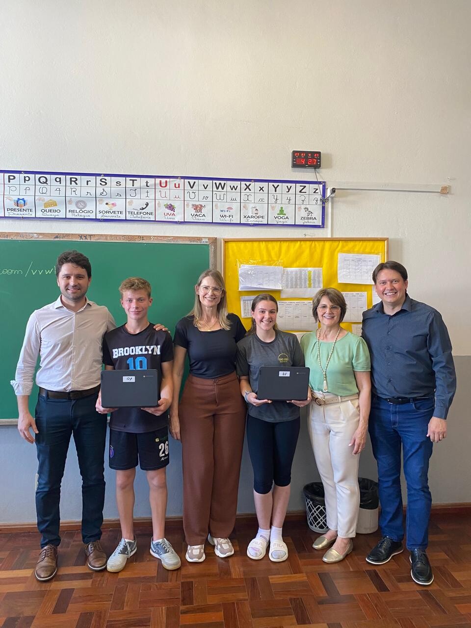 escola-sao-jose-investe-em-tecnologia-para-ampliar-o-letramento-digital-dos-estudantes