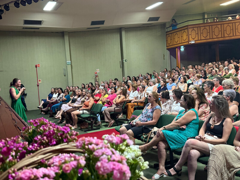celebracao-do-dia-da-mulher-lota-centro-de-eventos-em-tarde-de-integracao-alegria-e-valorizacao