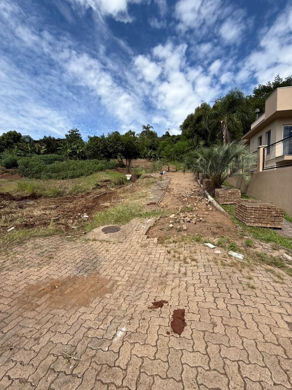 rua-professor-olavo-john-recebe-melhoria-estrutural-na-base