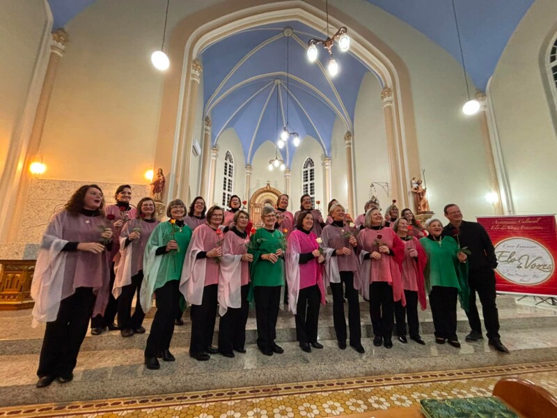 canto-coral-emociona-e-celebra-18-anos-do-elo-de-vozes