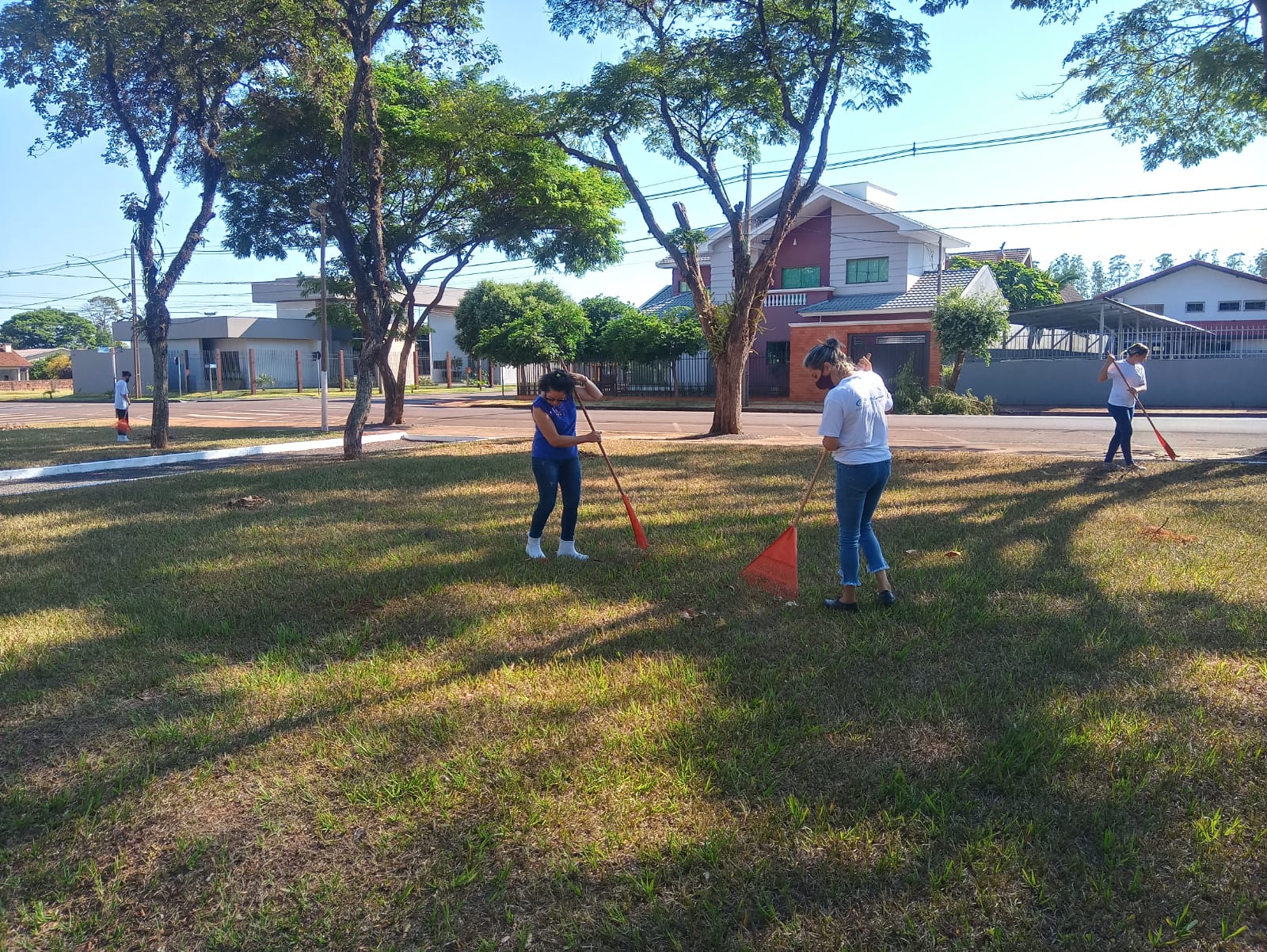 Operação Força-Tarefa inicia serviços de limpeza urbana em Palotina 