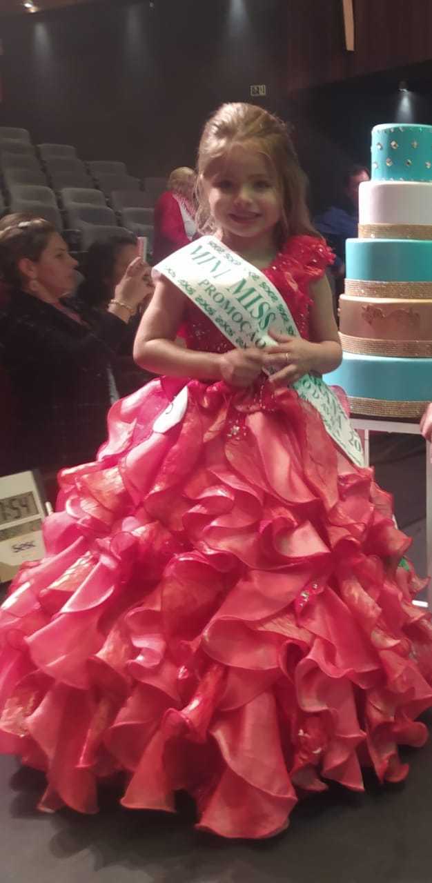 BELEZA INFANTIL Palotinense de 07 anos é coroada Mini Miss Paraná