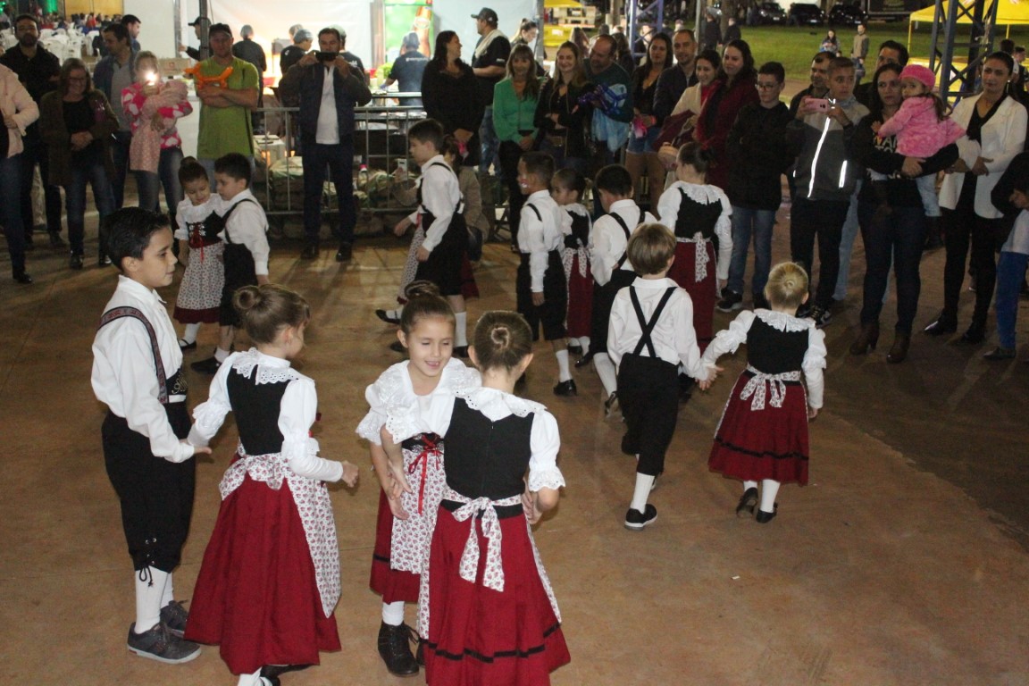 Palco Cultura foi destaque no Palotina Rodeio Festival