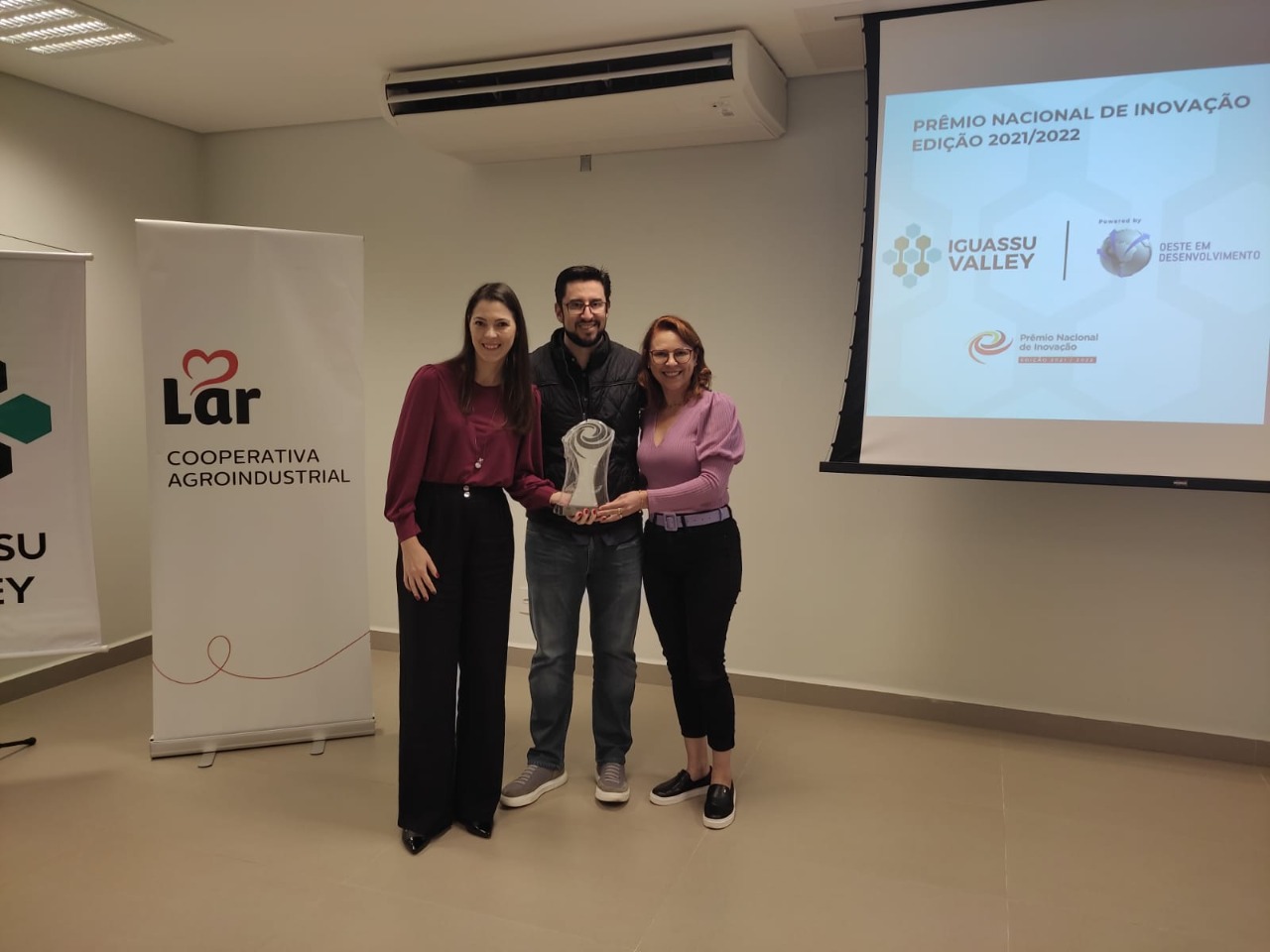 ECOSSISTEMA CONSOLIDADO Palotina recebe réplica do  Prêmio Nacional de Inovação