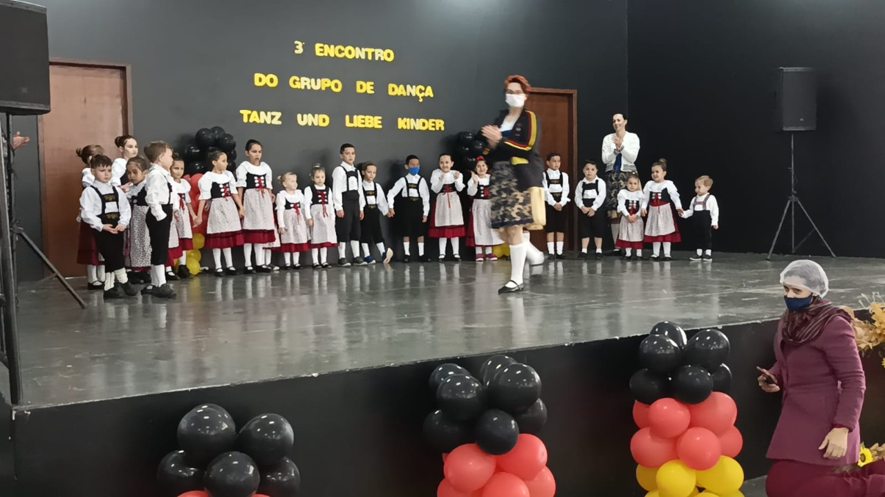 TANZ UND LIEBE Grupo Alemão de Palotina realiza o 3º encontro de danças folclóricas