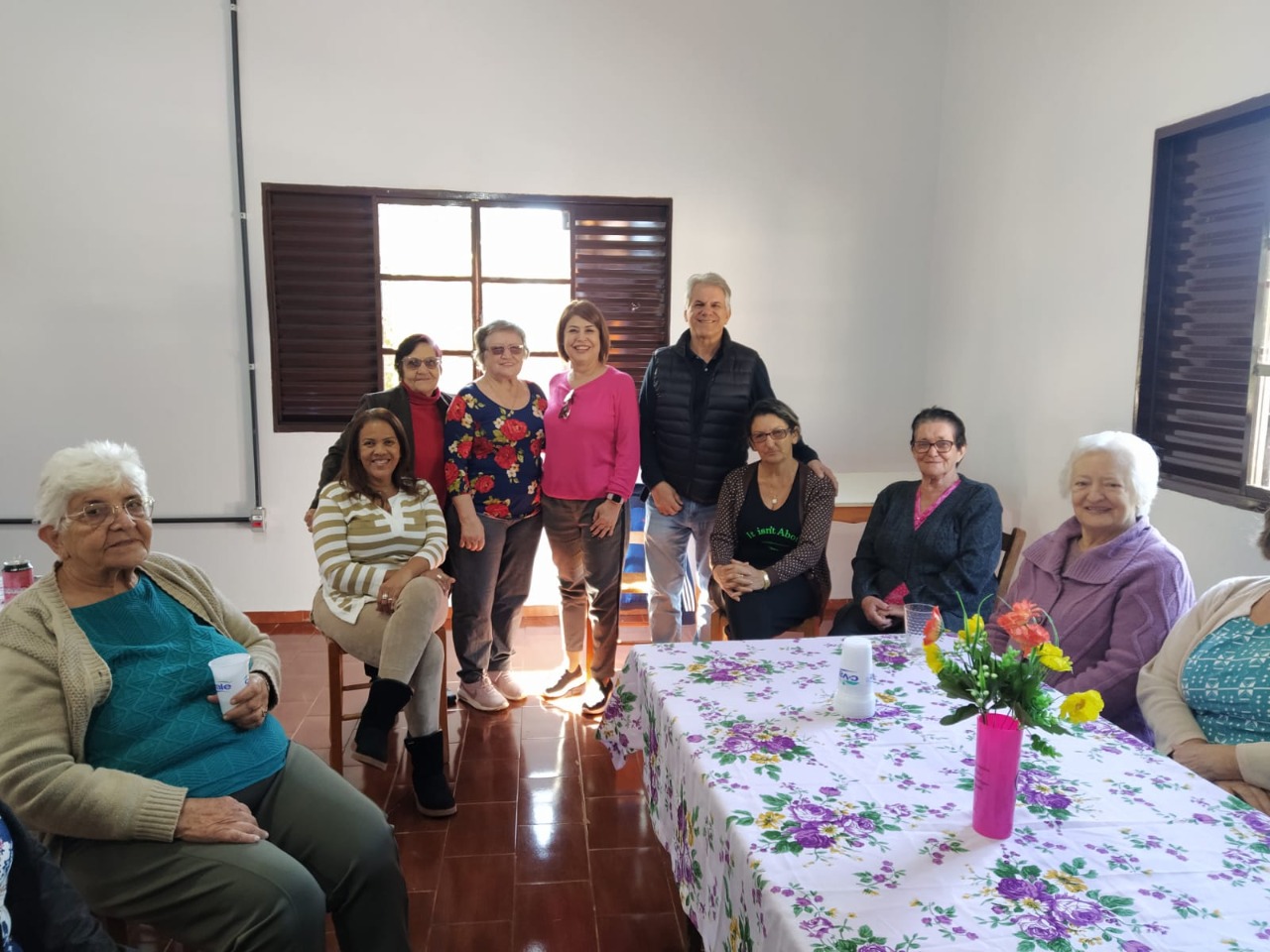 TERCEIRA IDADE Clube da Comunidade Santo  Antônio realizou confraternização