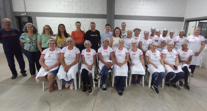 INDÚSTRIA E COMÉRCIO 15 palotinenses participam de curso de preparo de pizzas