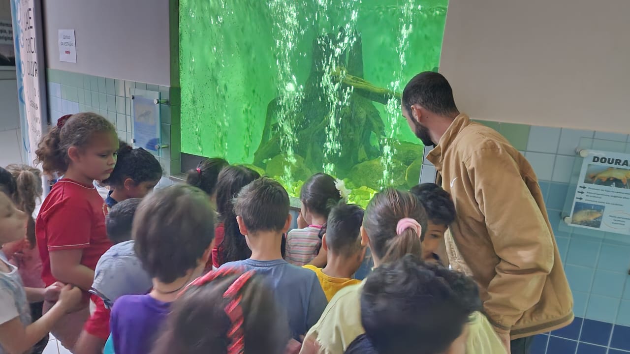 Alunos da Escola de Artes Gasparzinho visitam Aquário Municipal de Toledo para encerrar o projeto Aquadêmicos, coordenado pela UFPR