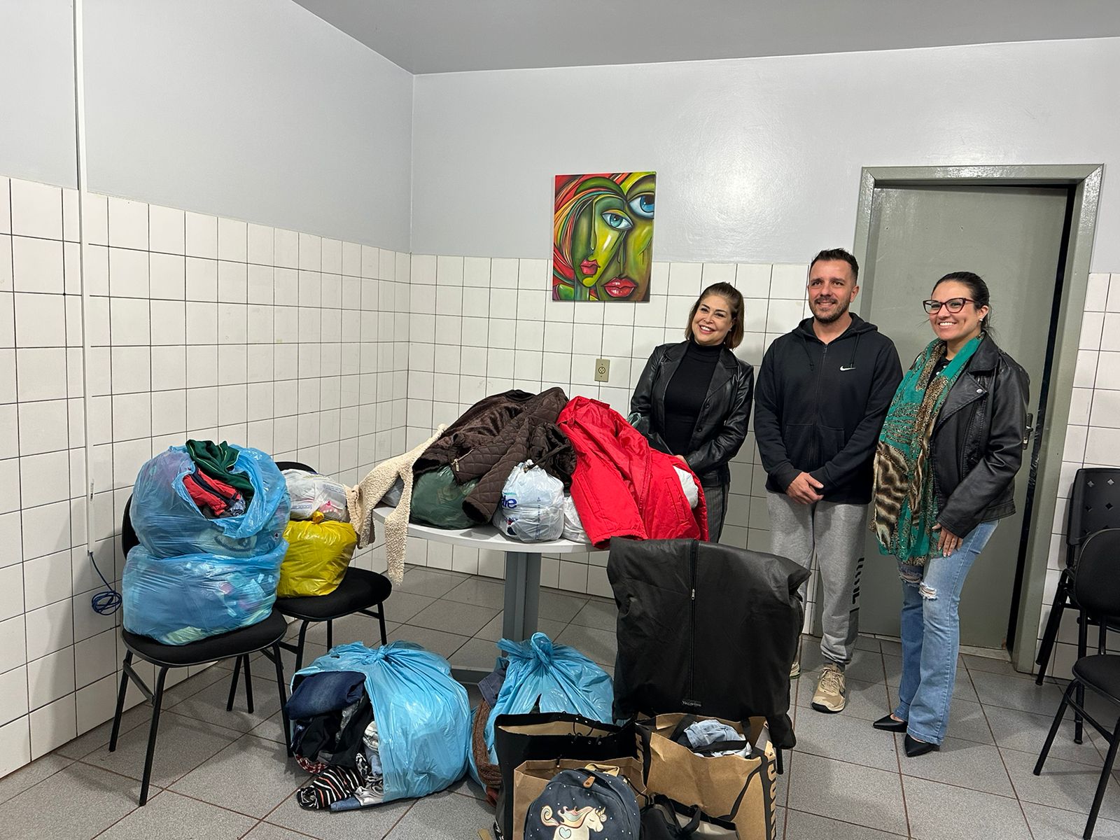 Secretaria de Assistência Social de Palotina recebe doações de roupas de inverno e cobertores
