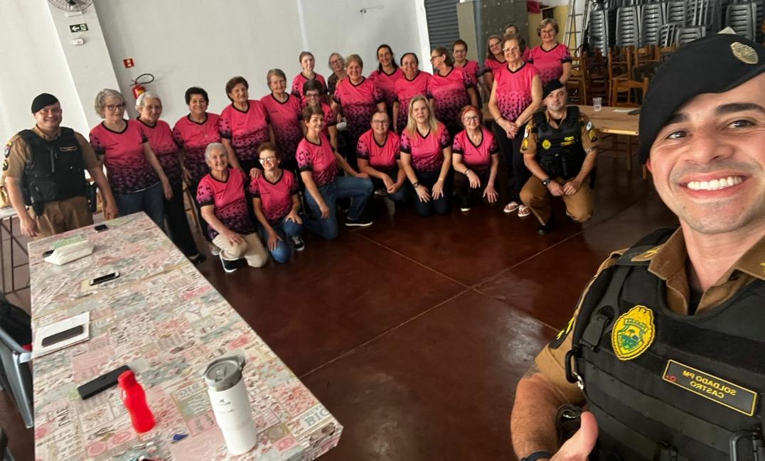 Secretaria de Assistência Social e Polícia Militar unem-se para roda de conversa sobre segurança e prevenção com clube de mães