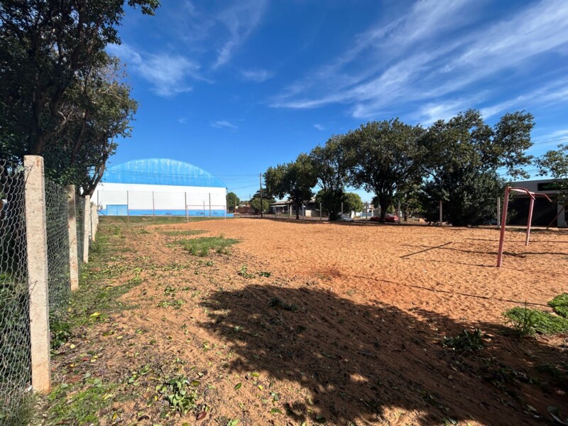 prefeitura-inicia-melhorias-em-quadra-de-areia-no-bairro-uniao