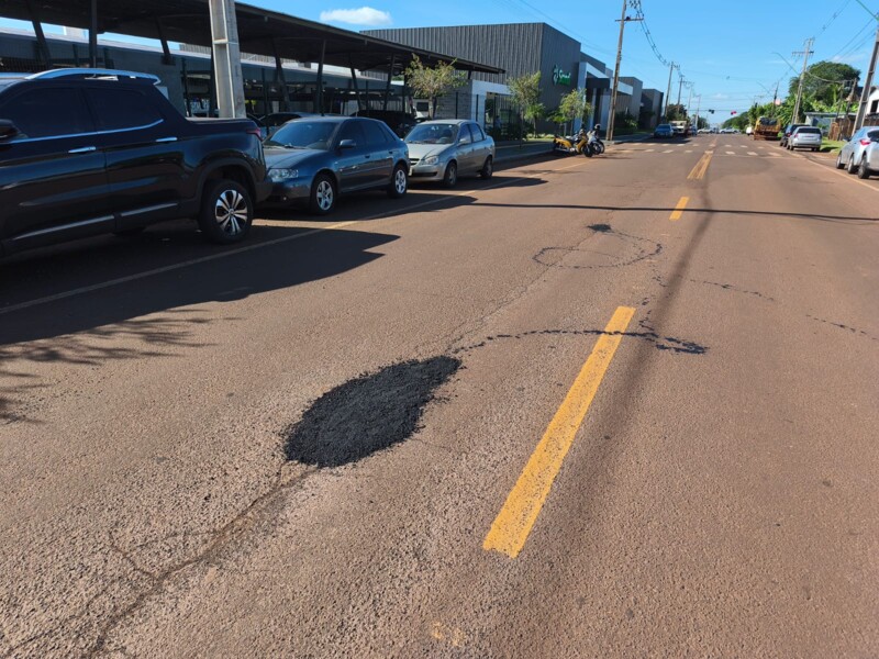 secretaria-de-transportes-e-obras-publicas-intensifica-operacao-tapa-buracos-no-interior-e-na-cidade
