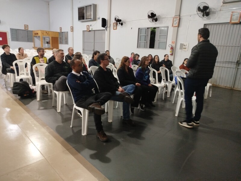 administracao-municipal-apresenta-projeto-de-novo-cmei-para-moradores-do-bairro-monaco