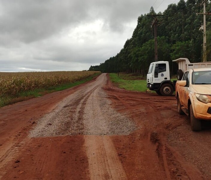 seagro-realiza-melhorias-em-estrada-rural-na-regiao-da-comunidade-caravaggio
