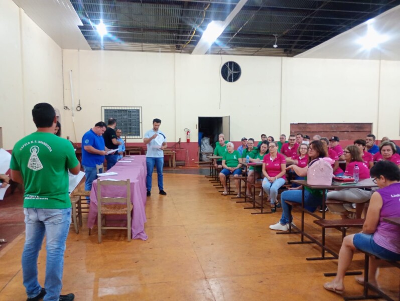prefeito-rodrigo-ribeiro-e-secretarios-se-reunem-com-moradores-da-linha-madrugada
